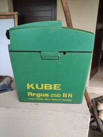 Elettrificatore Kube Argus 250per Recinto Animali 