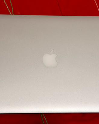 MacBook Pro 15" (2015) - i7 / 16GB / SSD