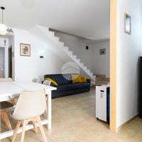 PORZIONE DI BIFAMILIARE A ROMA