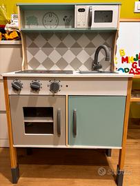 Cucina giocattolo