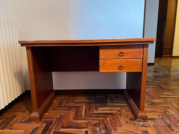 Scrivania artigianale vintage in legno