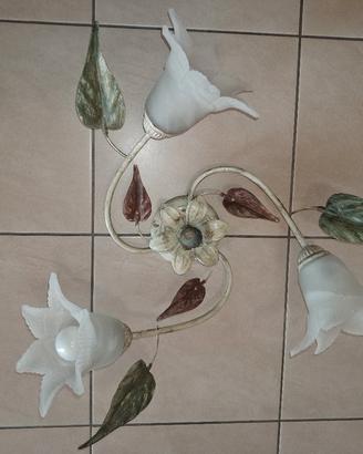 Coppia di lampadari floreali stile shabby chic".