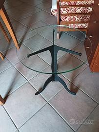 Tavolino rotondo in vetro e metallo nero elegante