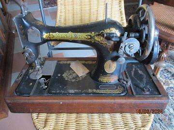 Macchina da cucire Singer primi del 900