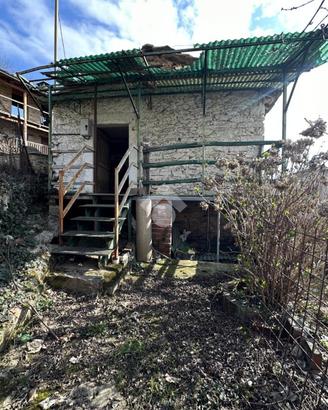 CASA SEMINDIPENDENTE A GIAVENO