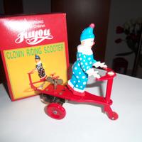 Latta--CLOWN su scooter con carica a molla-MB-