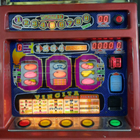 Slot machine a rulli con leva laterale