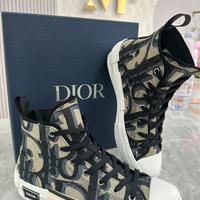 Scarpe Dior unisex 750€ numero 41