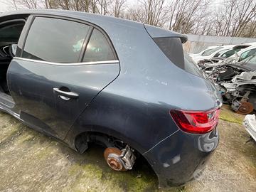 RENAULT MEGANE 2018 PER RICAMBI
