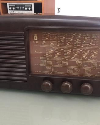 Radio vintage Magnadyne S22 in Bachelite Bluetooth