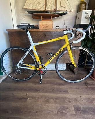 bici Maxxy da corsa telaio in carbonio.
