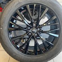 Cerchi Land Rover Defender con gomme 4 stagioni