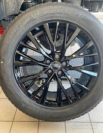 Cerchi Land Rover Defender con gomme 4 stagioni