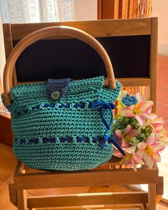 Borsa artigianale turchese con manici bambù