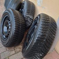 4 Gomme invernali con cerchi