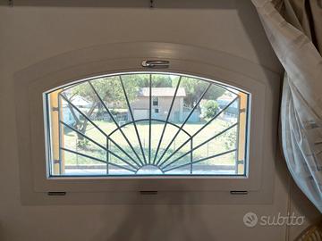 Finestra ad arco in PVC 