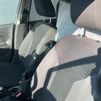 sedili interni ford fiesta 2015