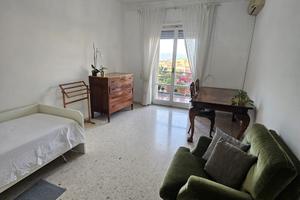 AFFTASI ampia stanza panoramica al Vomero