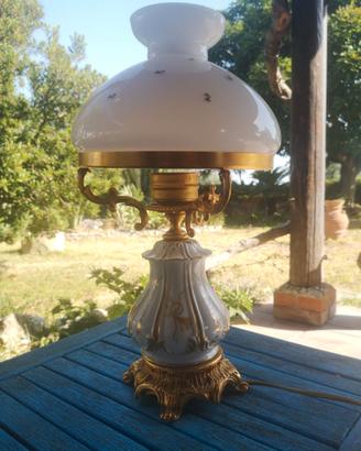 Lampada da tavolo vintage in ceramica bianca e oro
