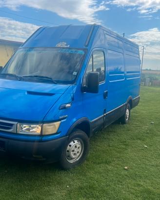 Furgone iveco 130 cv. Cilondrata 2.2.  Valvole 16