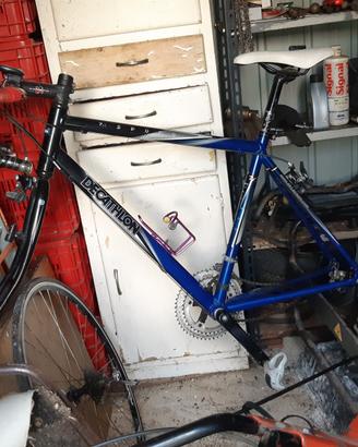 bicicletta corsa decatlhon alluminio