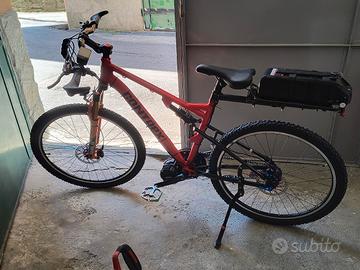 MTB  con motore centrale Vastrom, 