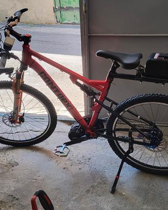 MTB  con motore centrale Vastrom, 