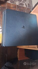 PLAYSTATION 4 SLIM