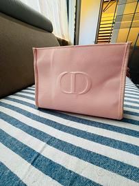 Dior pochette make up
