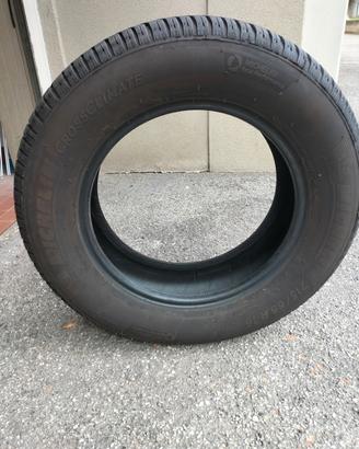 Pneumatico 215/65 R 16 