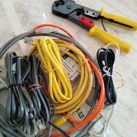 Pinza crimpatrice per connettori di rete