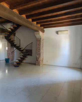 Scala artigianale ferro/legno - Trattable