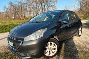 PEUGEOT 208  benzina pochi km 