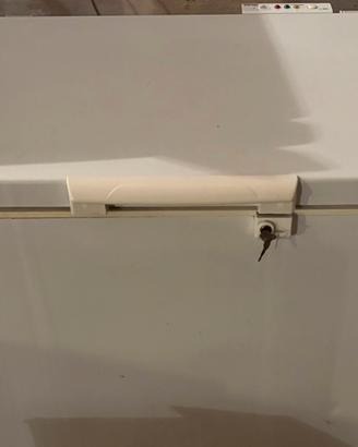 Congelatore IGNIS a pozzetto 250l
