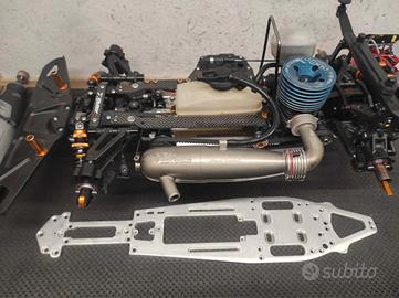 XRAY RX8.3  con molti ricambi, due motori e servi