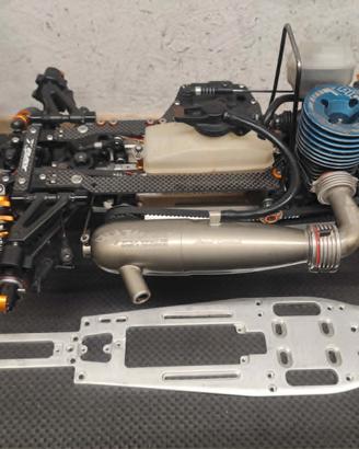 XRAY RX8.3  con molti ricambi, due motori e servi