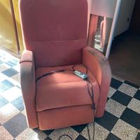 poltrona  alzapersona con telecomando