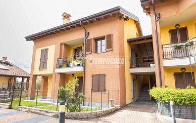 Trilocale con doppi servizi, box e cantina a Rogen