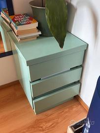 Comodino di legno massello di alta qualità