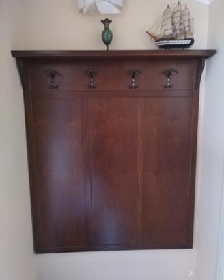 cappottiera in legno e cassapanca