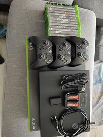 xbox one x 1tb + 13 giochi + 3 joypad con batterie