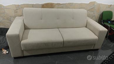 Divano letto  con roller e materasso – mai usato