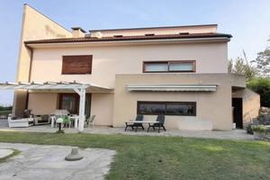 Immobile in asta di 515 m² con più di 5 locali e b