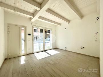 2 LOCALI A SAN BENEDETTO DEL TRONTO