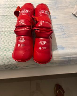 Protezioni karate per tibia e piedi
