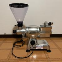 Macina caffè con grattugia