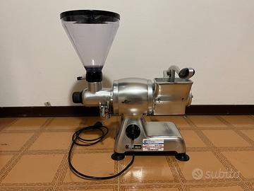 Macina caffè con grattugia