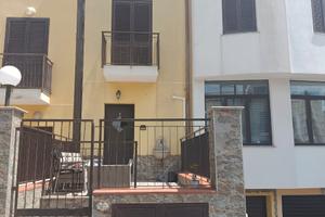Villetta a schiera su piú livelli