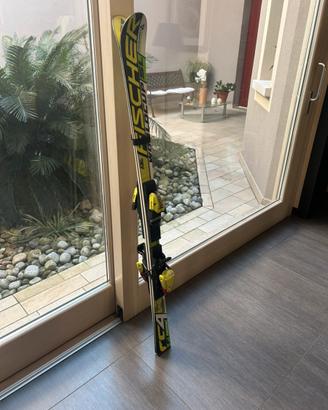 Sci Fischer RC4 Pro con attacchi integrati 151cm