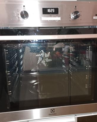 Forno incasso Electrolux SteamBake Vapore